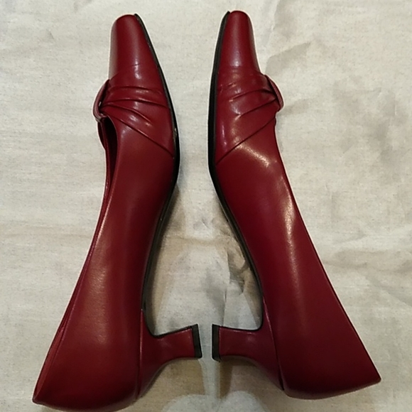 Red Waive easy street ladies dress heels - Picture 4 of 5